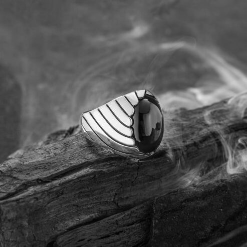 BLACK OCEAN WAVES MEN’S RING